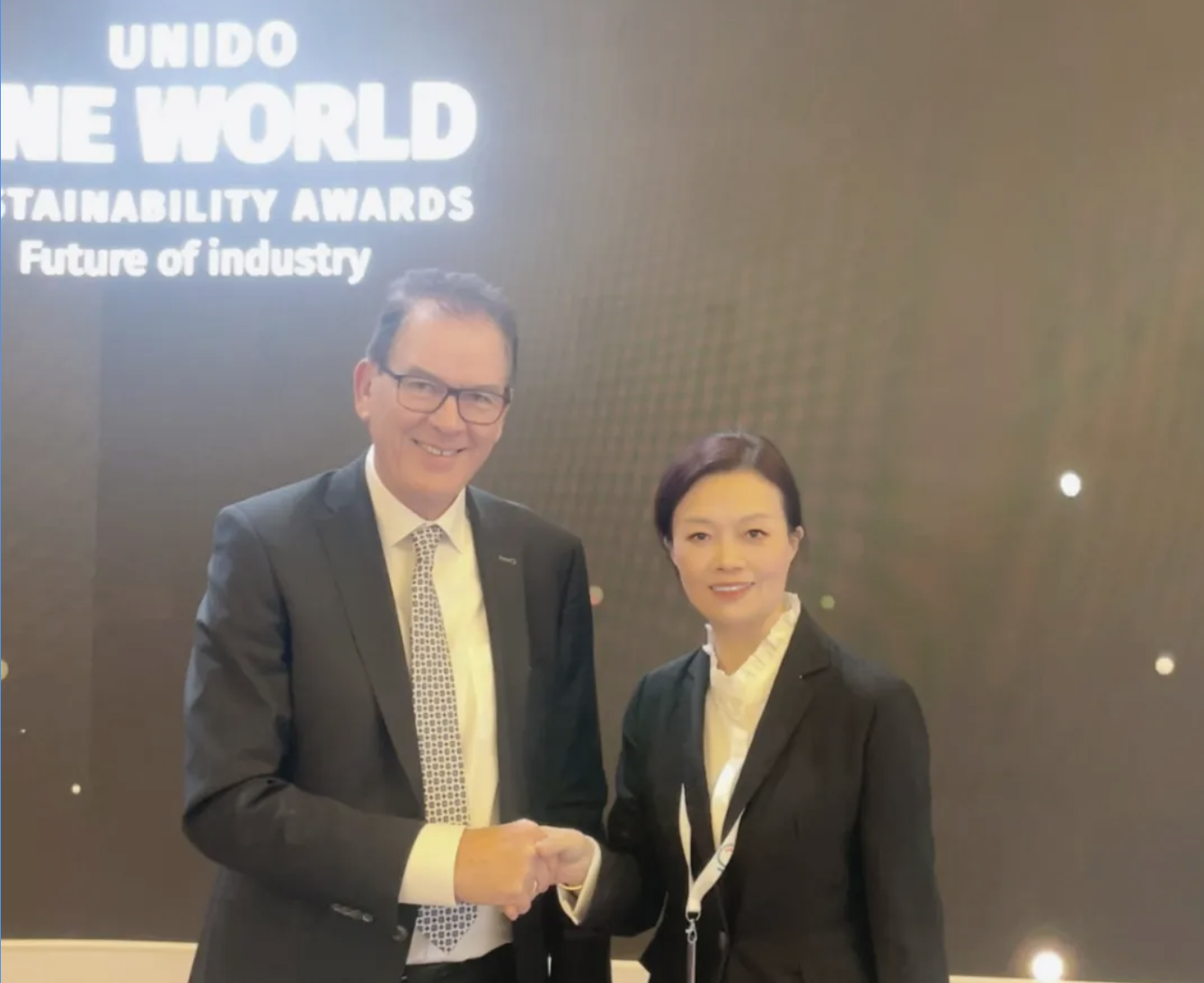 截屏2025-12-01 17.30.46